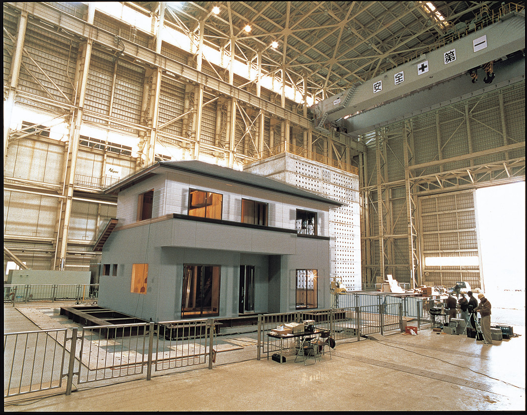 独自の耐震対応住宅とZEH対応